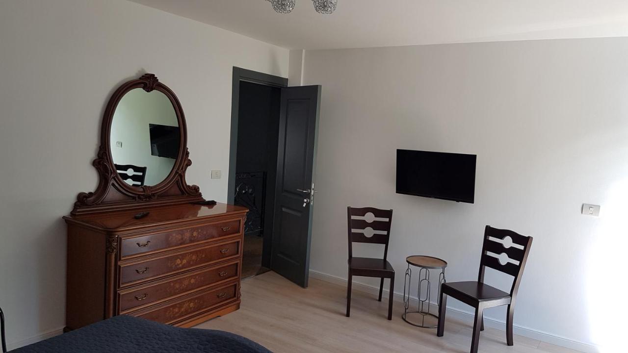 Casa Magnolia 호텔 Douăzeci şi Trei August 외부 사진
